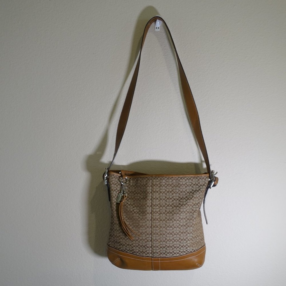 COACH HANDBAG